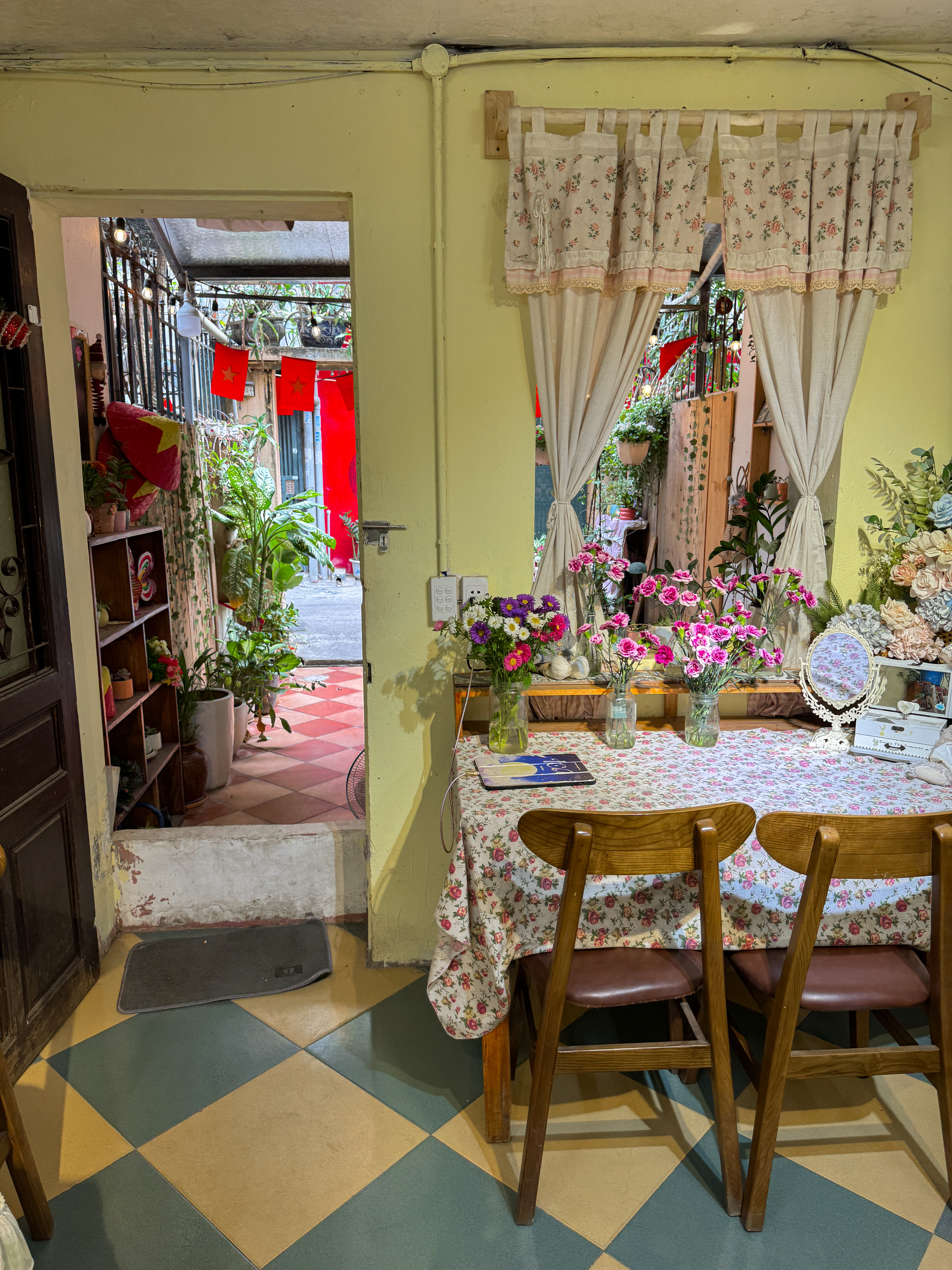 Một Bông Hoa Nhỏ Cafe